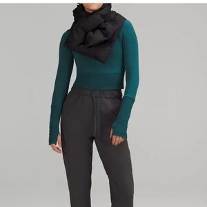Lululemon wunder puff scarf — wear multiple ways!